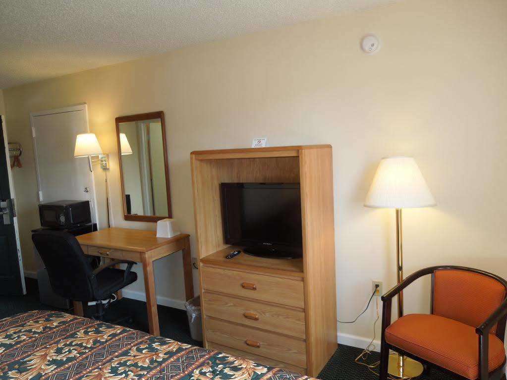 Knights Inn Bristol Levittown Buitenkant foto