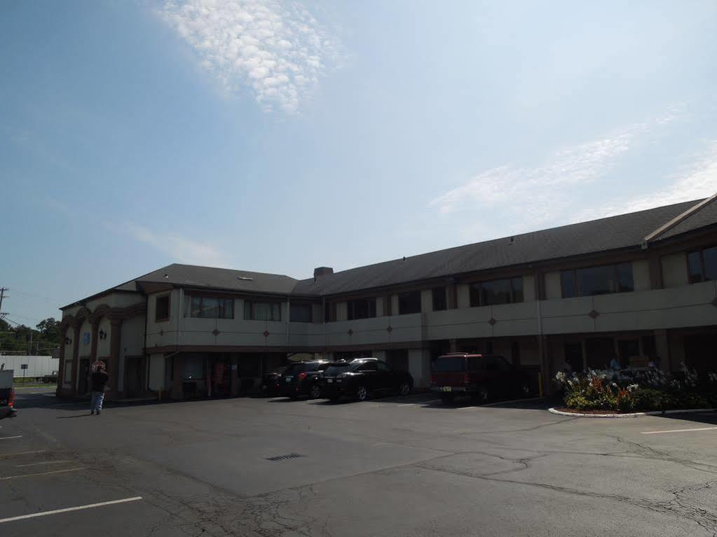 Knights Inn Bristol Levittown Buitenkant foto