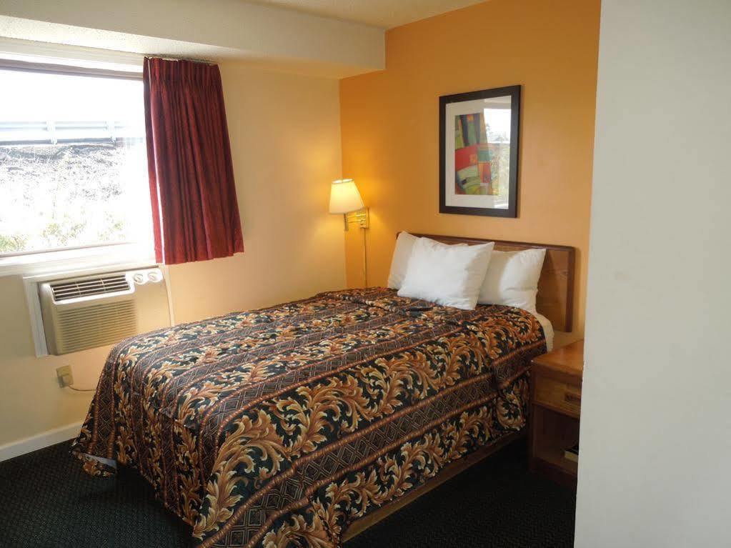 Knights Inn Bristol Levittown Buitenkant foto