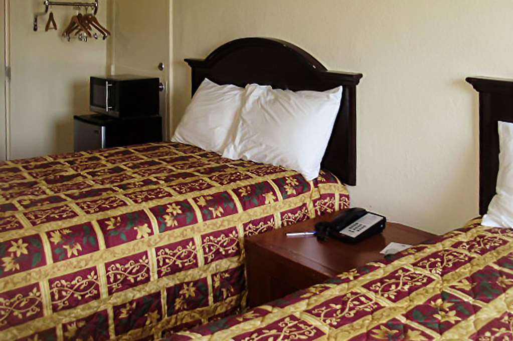 Knights Inn Bristol Levittown Kamer foto